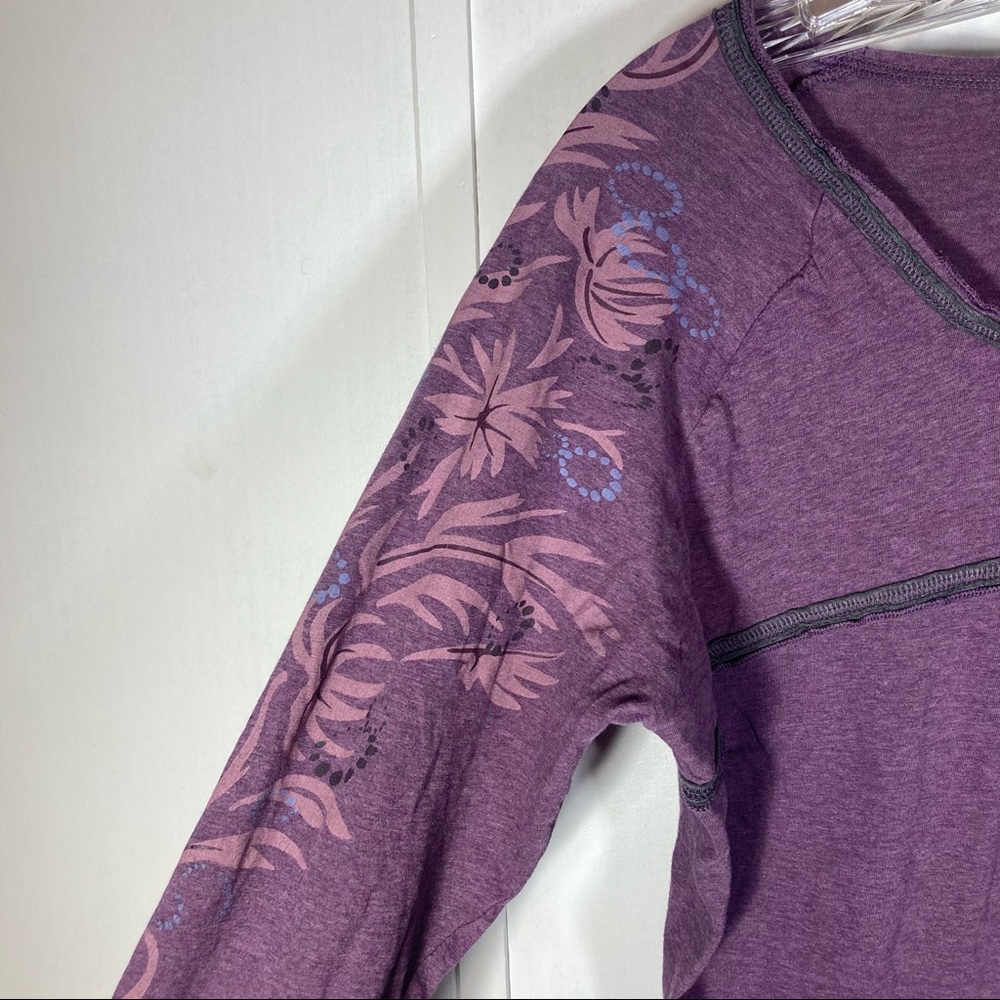 Mountain Hardwear long sleeve shirt.100% Organic Cotton. Size Medium - Picture 4 of 8